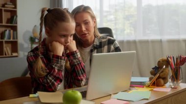 Beyazlı anne-anne sohbetinin öğretilmesine sevindim. Bilgisayarlı kız çocuğunu kullan. Başarılı yaz.