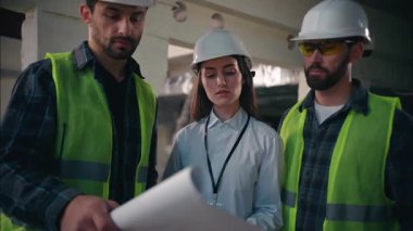 Kafkas meslektaşları inşaat sektöründe çalışıyor. İnşaatçılar, elektrikçiler, müteahhitler, proje projeleri, kadın kontrolörler, mimar müfettişleri, teftiş imalatı.