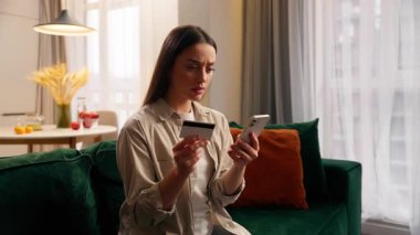 Kafkas kadın problemi online alışveriş cep telefonu hatası banka kredi kartı kullanılarak engellendi memnun olmayan kız müşteri e-ticaret siparişi alma sorunu akıllı telefon sipariş hatası