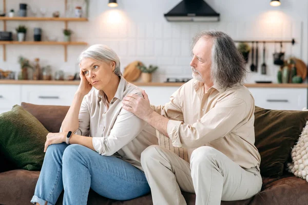 Support Sympathy Sad Caucasian Mature Spouses Sit Sofa Home Husband — Stock Photo, Image