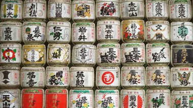 Meiji Tapınağı (Meiji Jingu) Shibuya, Tokyo, Japonya 'daki Sake Fıçıları