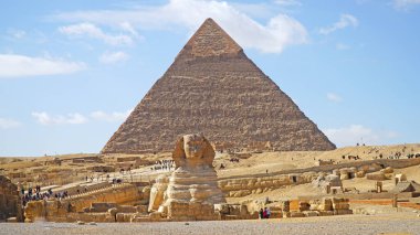 Büyük Giza Sfenksi ve Khafre Piramidi