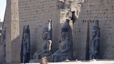 Ramses Sütunları 2. Luxor Tapınağı girişinde, Mısır