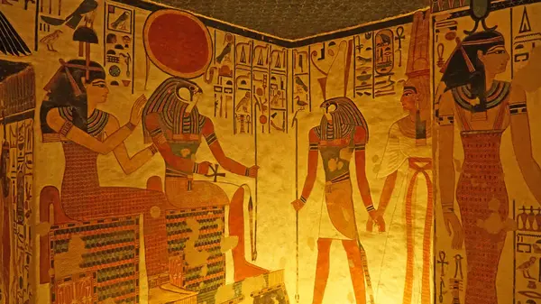 Kraliçe Nefertari 'nin Mezarı Queens Vadisi, Luxor' da. Mısır hiyeroglifleri.