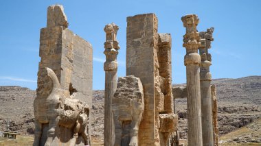 Lamassu, tüm ulusların giriş kapısını koruyor. Persepolis Harabeleri, Achaemenid İmparatorluğunun Başkenti, Şiraz, İran.
