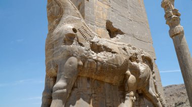 Lamassu, tüm ulusların giriş kapısını koruyor. Persepolis Harabeleri, Achaemenid İmparatorluğunun Başkenti, Şiraz, İran.