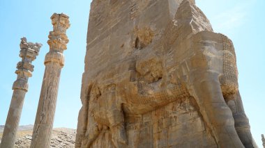 Lamassu, tüm ulusların giriş kapısını koruyor. Persepolis Harabeleri, Achaemenid İmparatorluğunun Başkenti, Şiraz, İran.