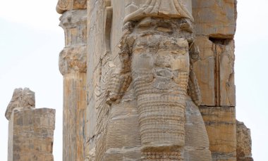 Lamassu, tüm ulusların giriş kapısını koruyor. Persepolis Harabeleri, Achaemenid İmparatorluğunun Başkenti, Şiraz, İran.