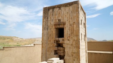 Naqsh-e Rustam, Şiraz İran 'daki Zoroaster Küpü (Ka' ba-ye Zartosht).