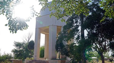 Ebu Ali Farmadi ve Necmodin Ali Meghdadi Esfehani 'nin mezarları, Neyshabur, İran