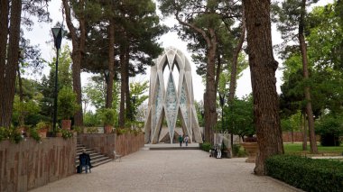 Omar Hayyam 'ın Nishapur' daki mozolesi. İran Şair ve Filozof Mezarı, Mashhad, İran.