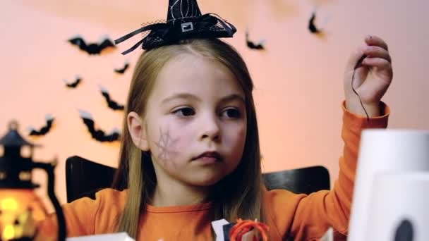 Bricolaje Para Niños Actividades Casa Halloween Juguetes Hechos Mano Fantasma — Vídeos de Stock