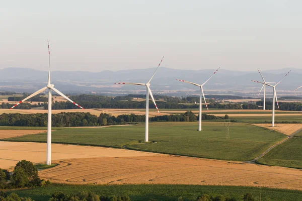 Turbina Wiatrowa Polsce Polu — Zdjęcie stockowe