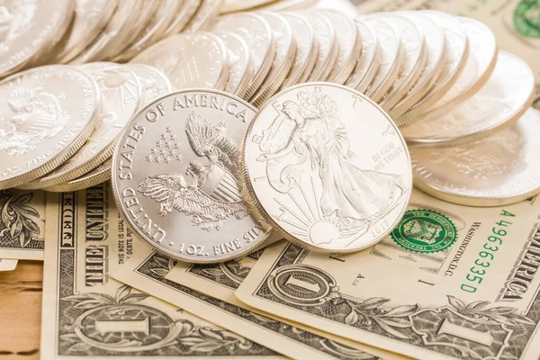 Silver Money Table — Stock Photo, Image