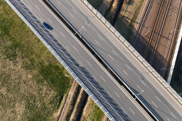 ポーランドのヴロツワフ市の高速道路の空中ビュー — ストック写真