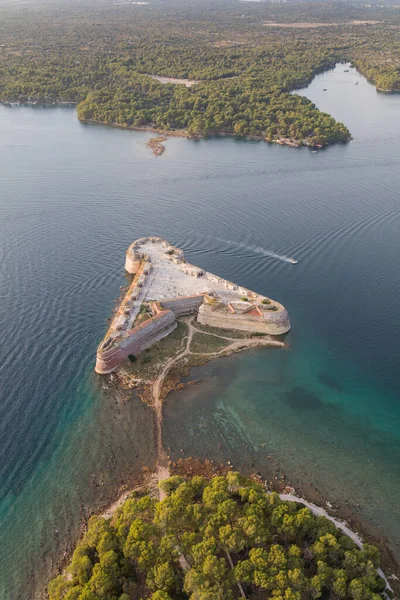 シベニク市付近のクロアチアの海岸線の航空写真 — ストック写真