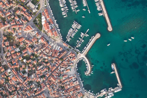 ヴォードヴィツェ市付近のクロアチアの海岸線の航空写真 — ストック写真