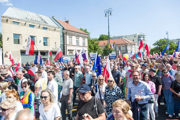 Warszawa Polen Juni 2023 Demonstration Demonstranter Mot Regeringen Royaltyfria Stockfoton