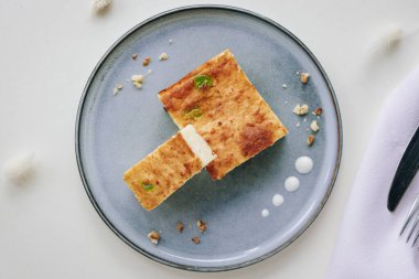 Hassas tatlı süzme peynir güveci