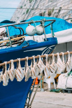 Ericeira, Portekiz 'de sallanan tuzlu morina balığı.