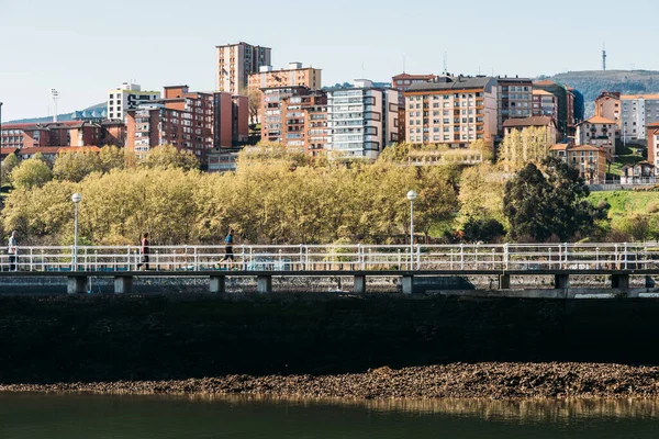 Portugalete Spain April 2023 Joggers Pedestrians Bank River Nervion Sunny — стокове фото