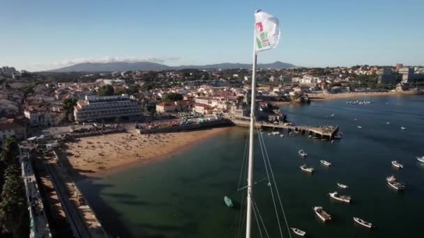 Лиссабон Португалия Июля 2023 Года Воздушный Вид Флаг Заливе Кашкайш — стоковое видео