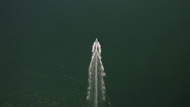Воздушный Беспилотник Приближается Большому Морскому Судну Используемому Экспорта Доставки Транспортировки — стоковое видео