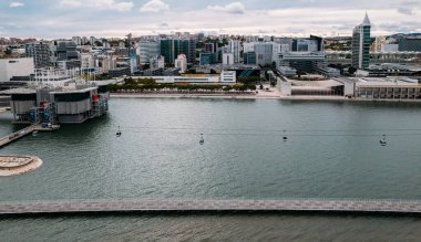 Lizbon, Portekiz - Eylül 12023: Lizbon, Portekiz 'deki Ulusların Havadan Panoramik Parkı