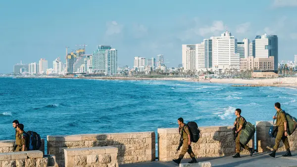 Tel Aviv Izrael 2017 Március Izraeli Védelmi Erők Katonái Felvonulnak Jogdíjmentes Stock Képek