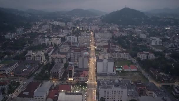 Flygdrönare Hyperlapse Ovanför Den Bergiga Staden Teresopolis Dagsutflykt Från Rio — Stockvideo