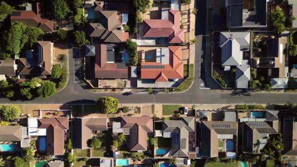 Vue Aérienne Quartier Banlieue Avec Piscines Jardins Par Drone — Video