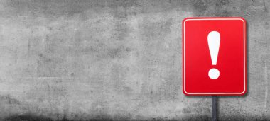 Beton kaplama üzerinde ünlem işareti tabelaları