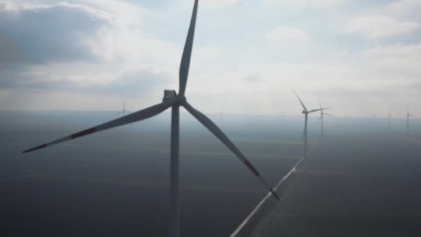 Nagy Wind Farm Aerial Drónrepülés Propeller Magasságában — Stock videók