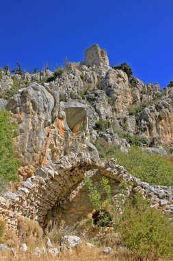 Kyrenia, Kıbrıs - 9 Eylül 2022: Saint Hilarion Kalesi Kyrenia sıradağlarında yer almaktadır