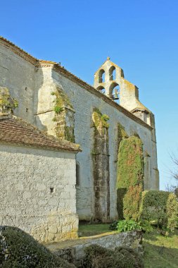 Monteton, Fransa - 26 Mart 2022 Notre-Dame de Monteton Kilisesi bir kilise.