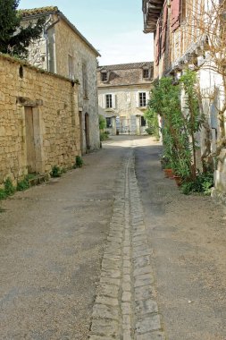 Issigeac, Fransa - 27 Mart 2022: Issigeac, 13. yüzyıldan kalma Roma döneminden kalma küçük bir ortaçağ köyü.