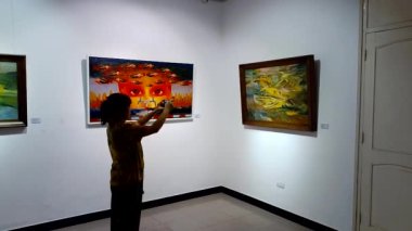 Genç sanatçıların sergisi