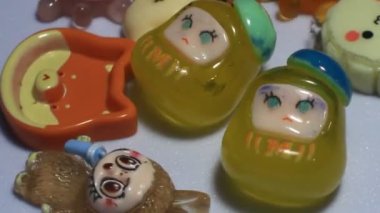 Plastik oyuncak hayvanların görüntüleri