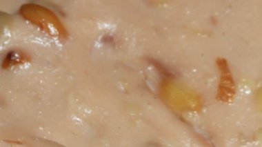 Tabakta fıstık keki