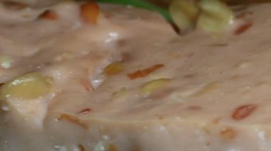 Tabakta fıstık keki