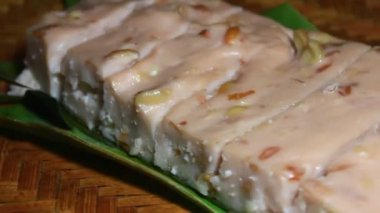 Tabakta fıstık keki