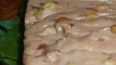 Tabakta fıstık keki