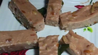 Tabakta fıstık keki