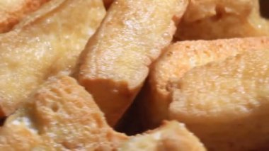 Tabakta kızarmış soya peyniri