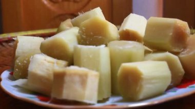 Tabaktaki şeker kamışı