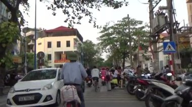 Vietnam 'da araçları olan cadde