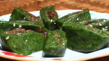 kek pilav ve yapraktan yapılır.