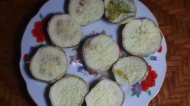 Fırında tatlı patatesler