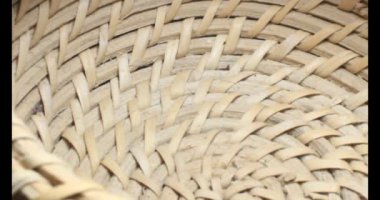 Kahverengi cırcır böceği sepeti