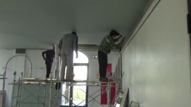 20 Kasım 2024, Haiduong, Vietnam. ev içi tasarım işçisi